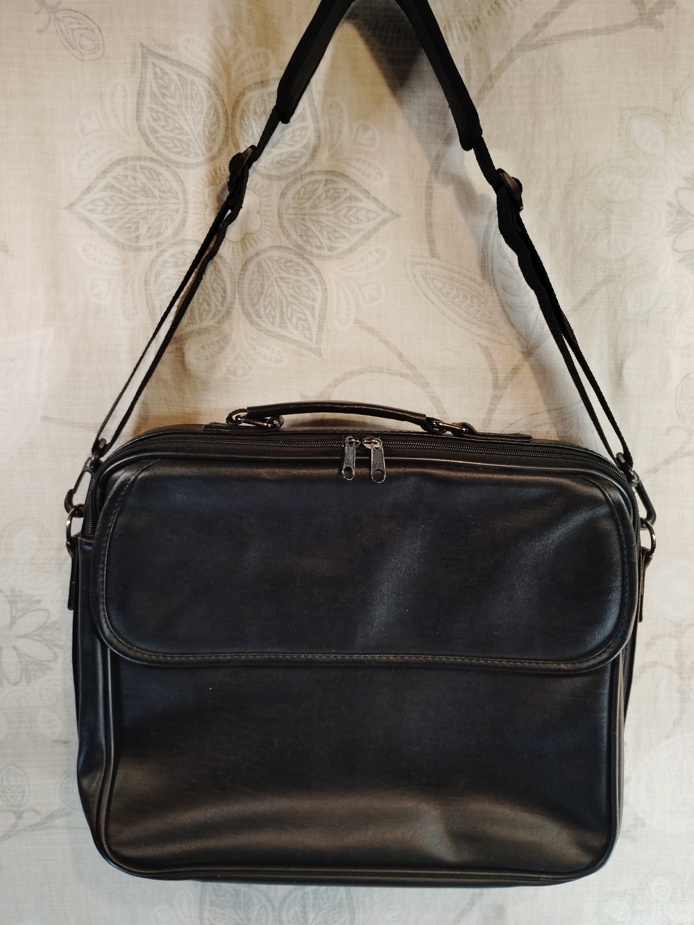 Black Men’s Leather Laptop /Briefcase/ Messenger Shoulder Bag